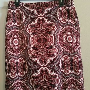 #143 Van Heusen Black & Red Skirt Size 8
